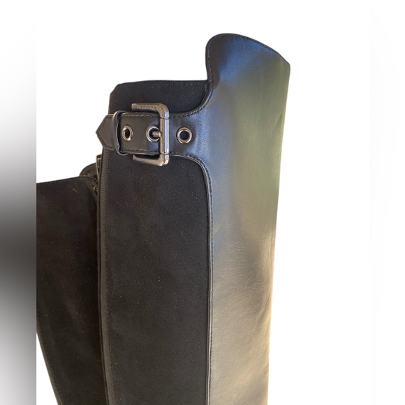 EUC Liz Claiborne Black Fall Knee High Flat zip City Boot Ladies Size 5 Medium. - Picture 9 of 11
